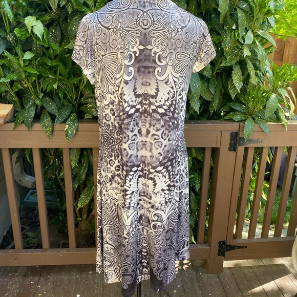 Unity World Wear Print Dress - Picture 4 of 10